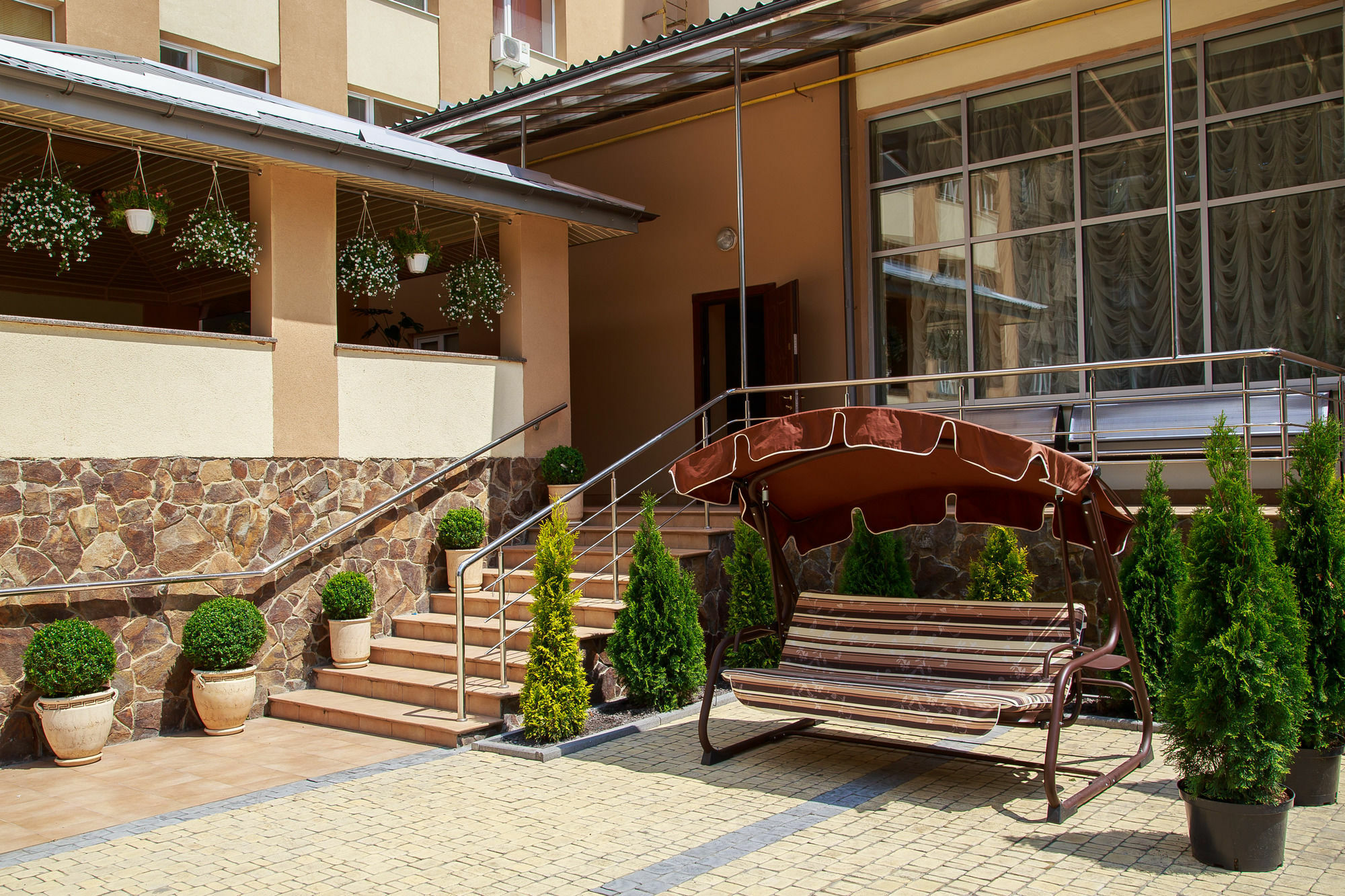 Hotel Lviv Exterior photo